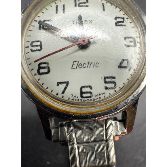 Vintage Timex Electric Easy Reader Watch Women\'s Silver Tone Stretch Band main image 4